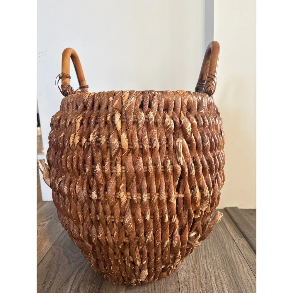 Vintage Hand‎ Woven Wicker Basket Brown Twisted Fiber